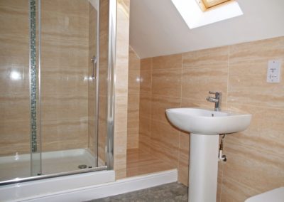 27 Woodrow Lane, bed 2 ensuite